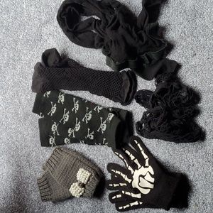 Punk Rock Set of Leggings and Gloves